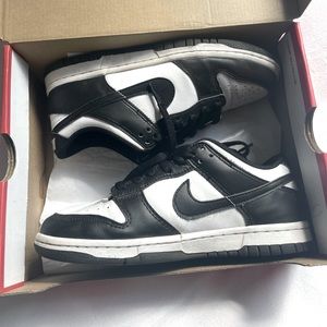 Nike Low Dunk “Panda” 🐼